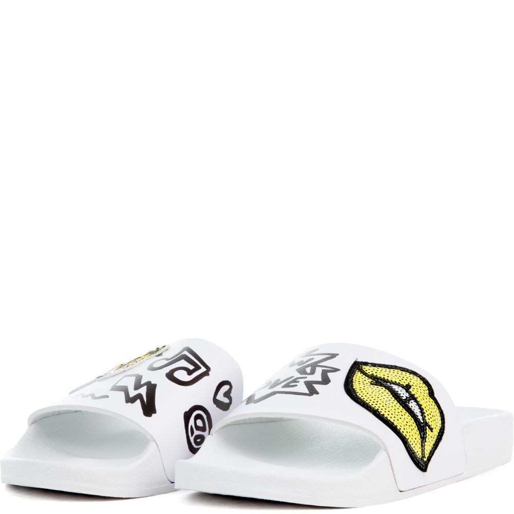 THE LIPS SLIDES IN YELLOW 4 THE LIPS SLIDES IN YELLOW