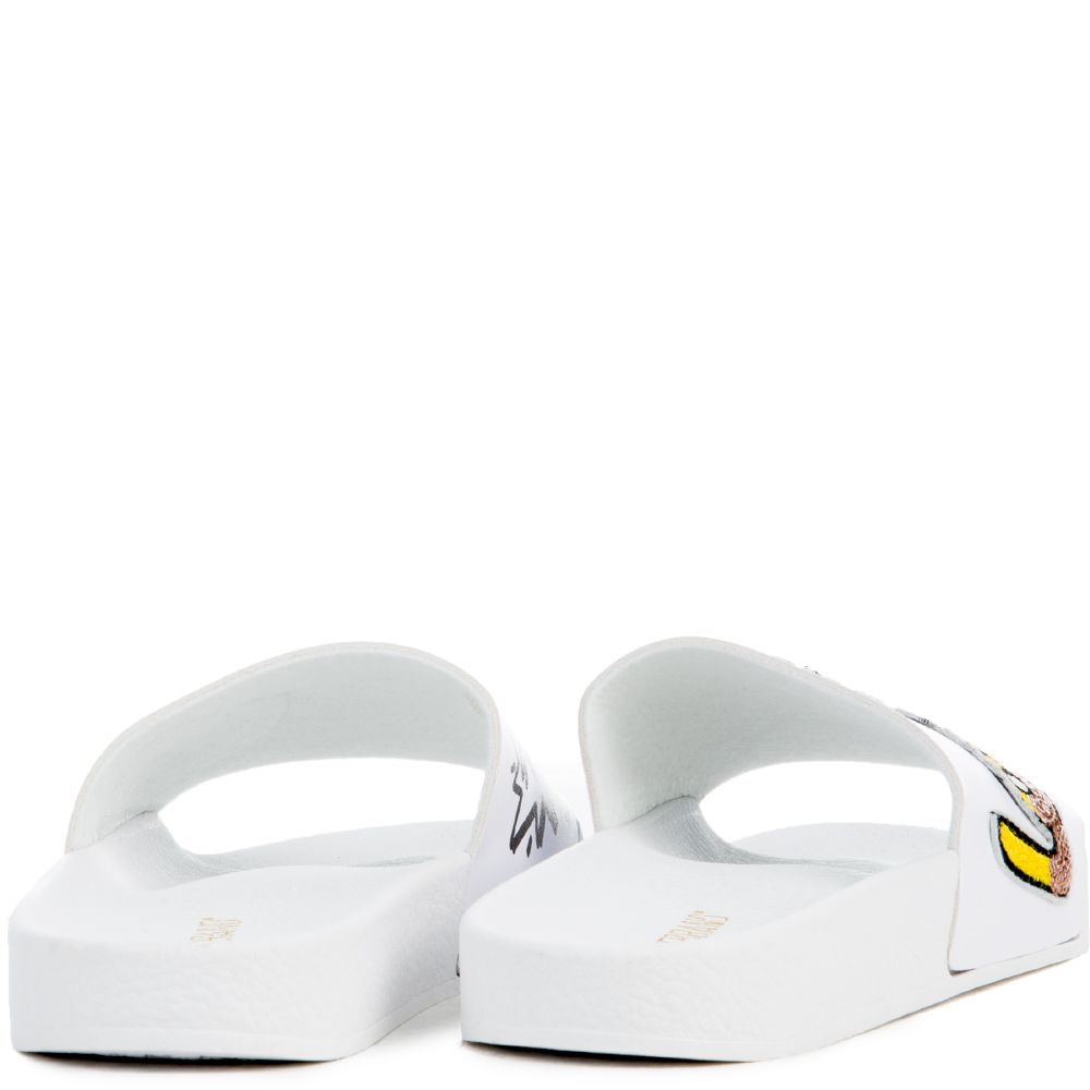 THE LIPS SLIDES IN YELLOW 5 THE LIPS SLIDES IN YELLOW