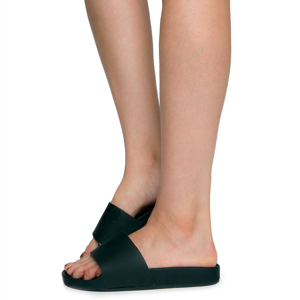 Amar-05 Slides BLACK PVC