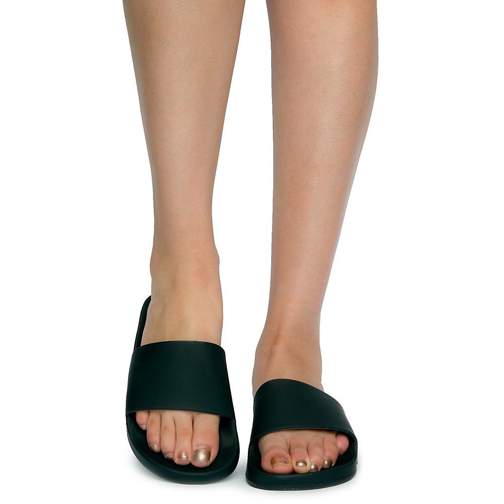 Amar-05 Slides BLACK PVC 5 Amar-05 Slides BLACK PVC